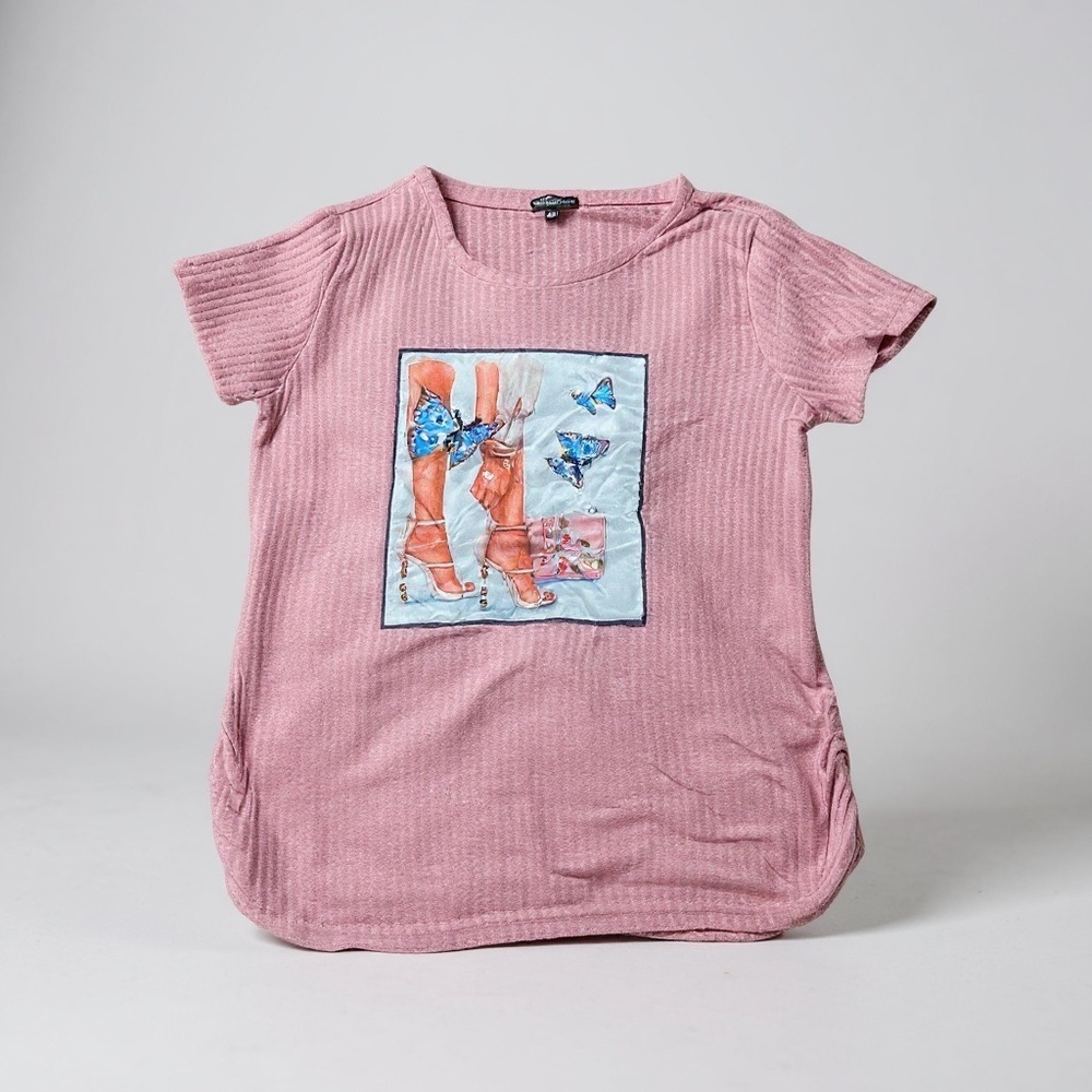 Chic Pink Graphic Tee - Picture 2 of 2
